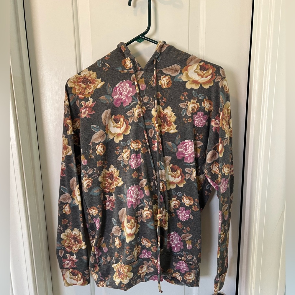 Floral hooded pullover